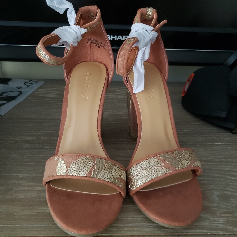 Sequin Pumps
